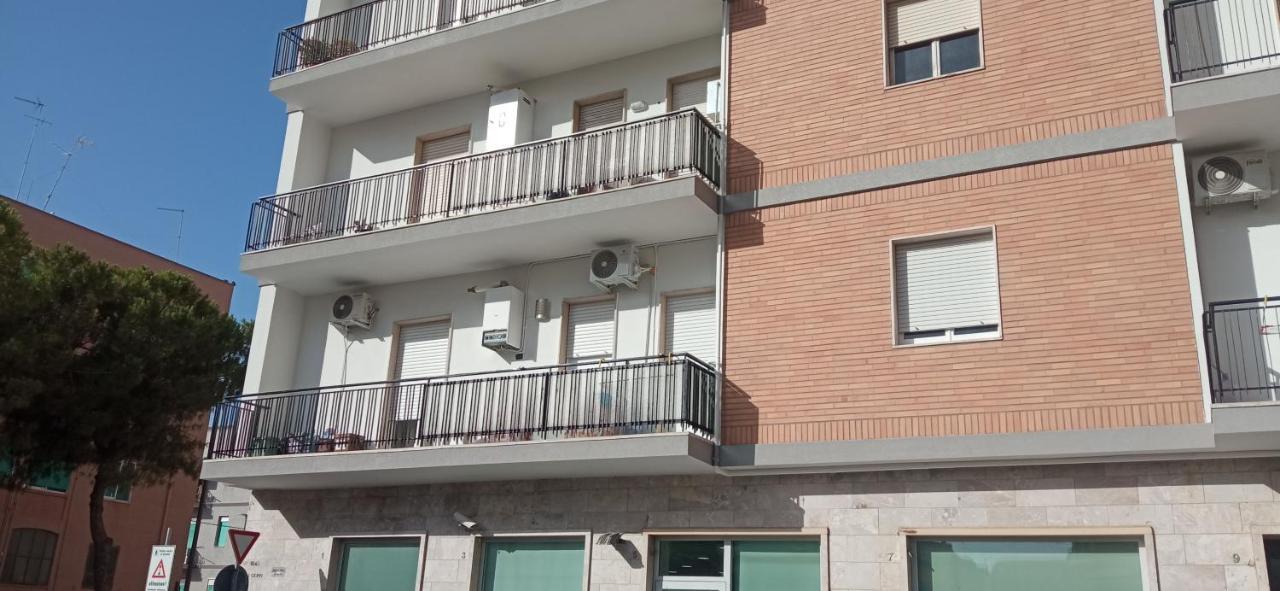 Family Apartment Бриндізі Екстер'єр фото